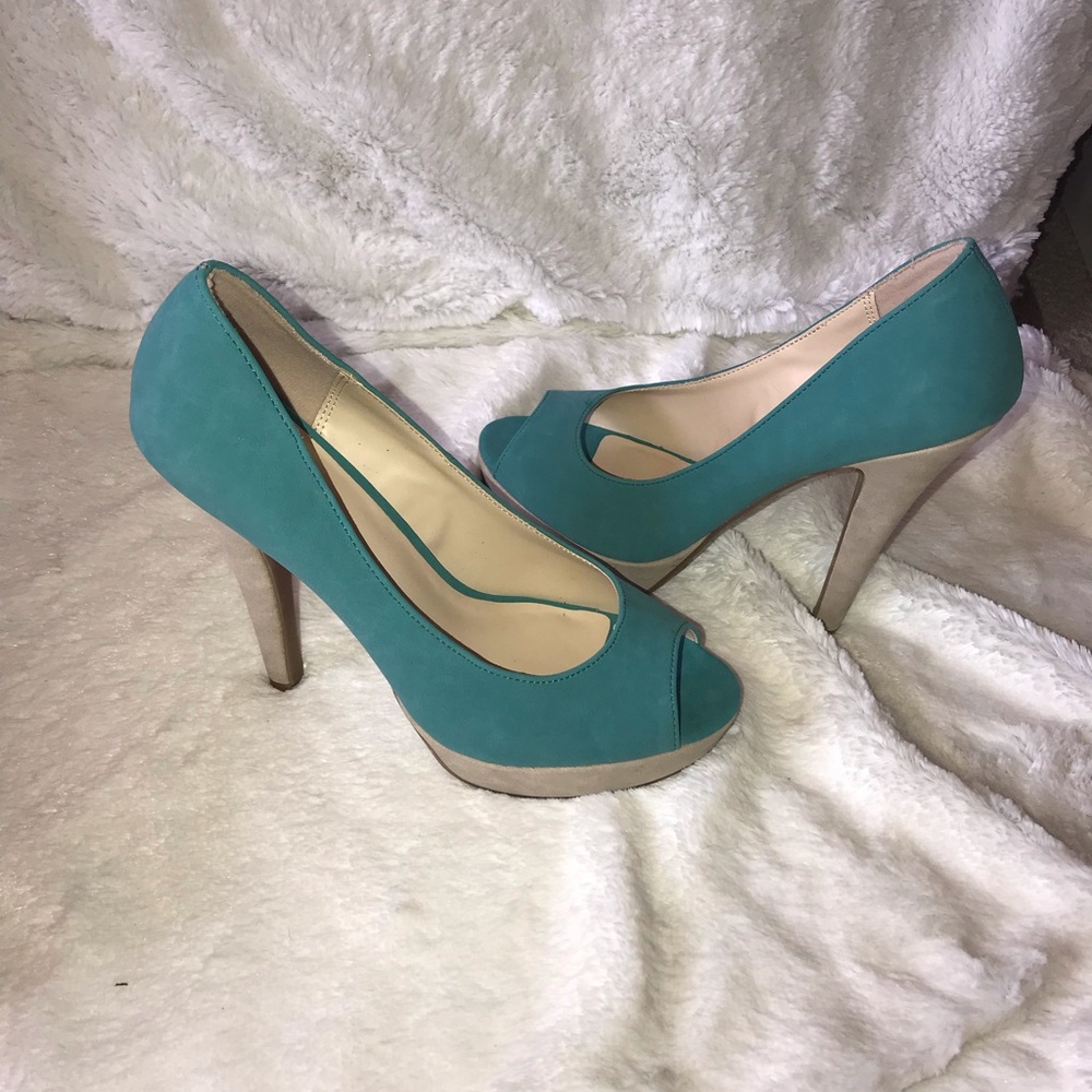 ELLE heels brand new